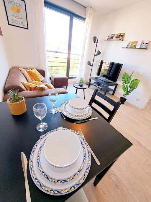 ליון Le Valmy: Appartement Lumineux Au Pied Du Metro מראה חיצוני תמונה