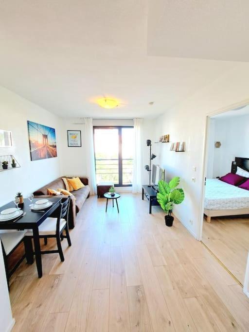 ליון Le Valmy: Appartement Lumineux Au Pied Du Metro מראה חיצוני תמונה